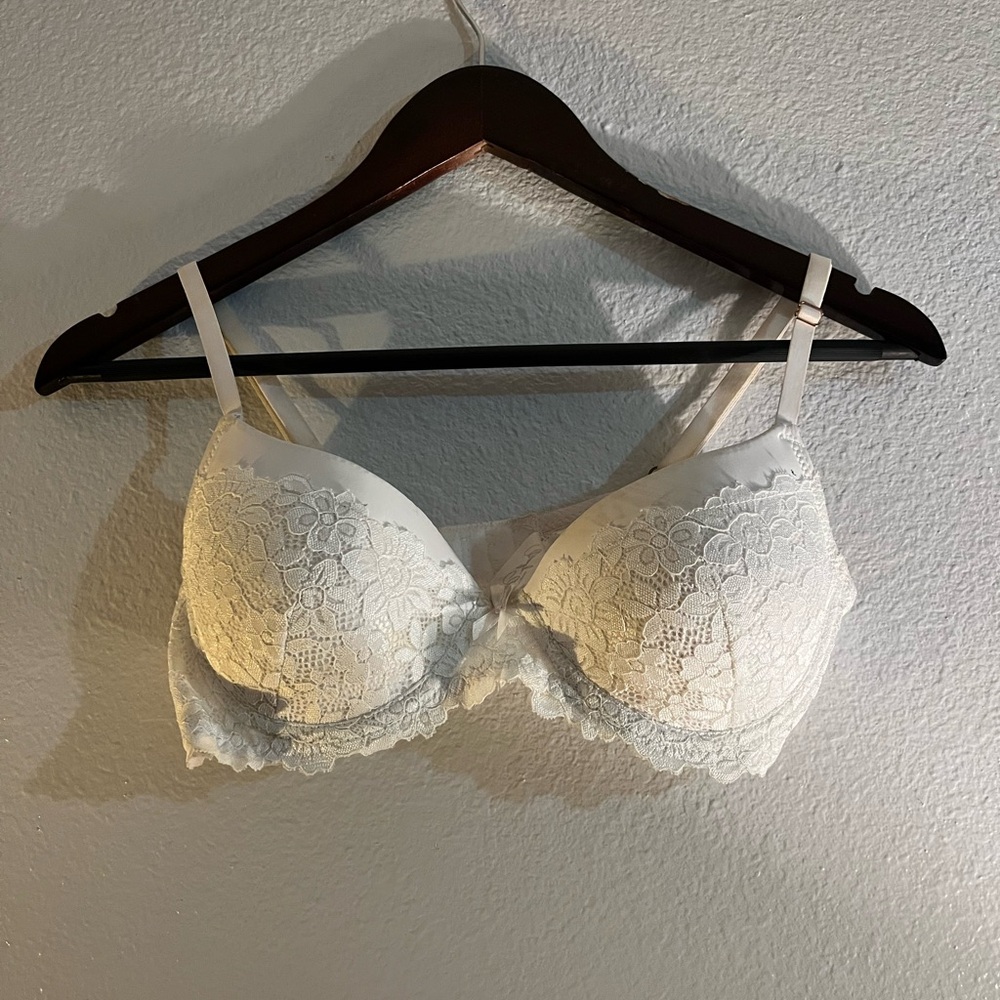 Marilyn Monroe Cream Lace Bra